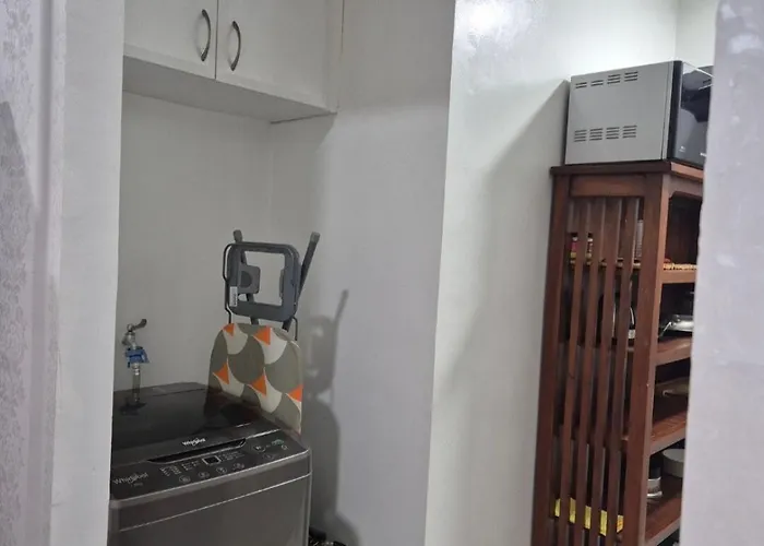1br Retro-styled Unit In Bgc, Taguig Apartment