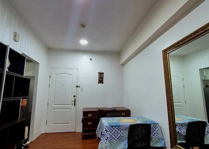 1br Retro-styled Unit In Bgc, Taguig Apartment *