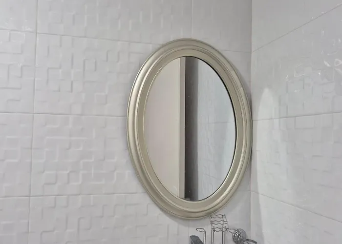 1br Retro-styled Unit In Bgc, Taguig * Manila