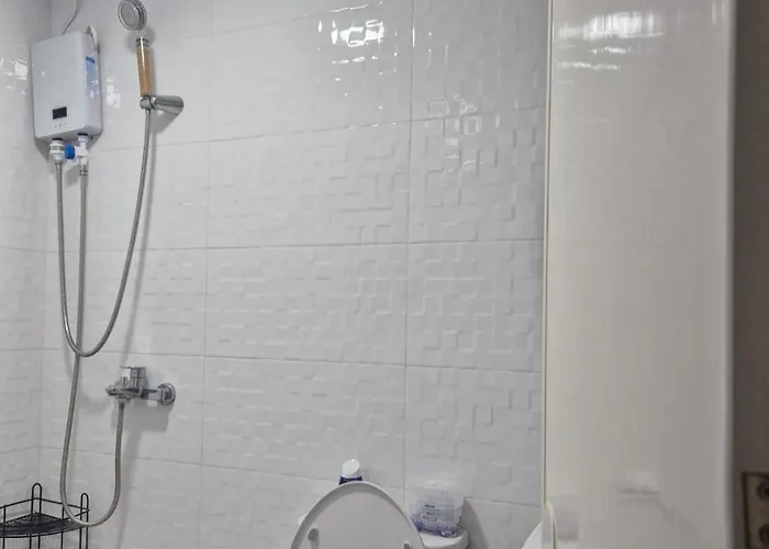 Apartment 1br Retro-styled Unit In Bgc, Taguig *